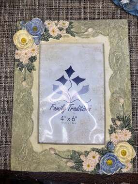 Family Traditions Floral and Lace Pattern Resin 4x6 Picture Frame